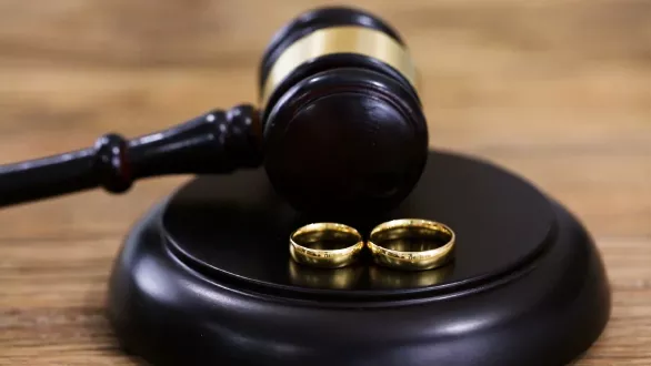 Адвокат по сімейним спорам